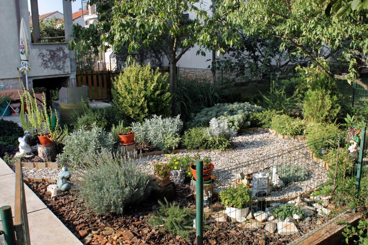 Apartments With A Parking Space Umag - 7109 Exterior foto